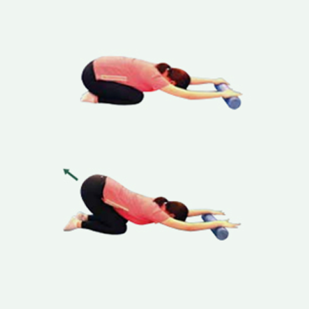 굽은 등 완화를 위한 등 스트레칭
